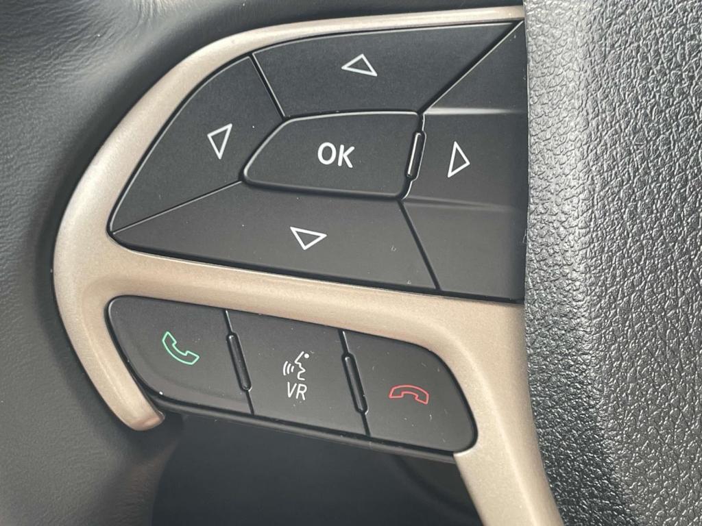 used 2015 Jeep Grand Cherokee car, priced at $15,995