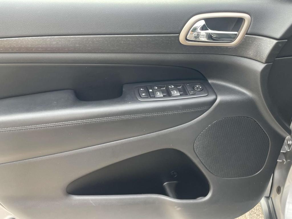 used 2015 Jeep Grand Cherokee car, priced at $15,995