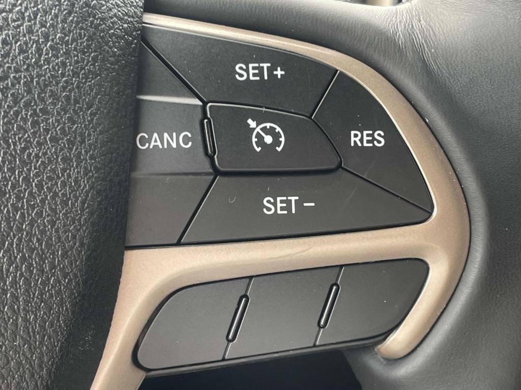used 2015 Jeep Grand Cherokee car, priced at $15,995