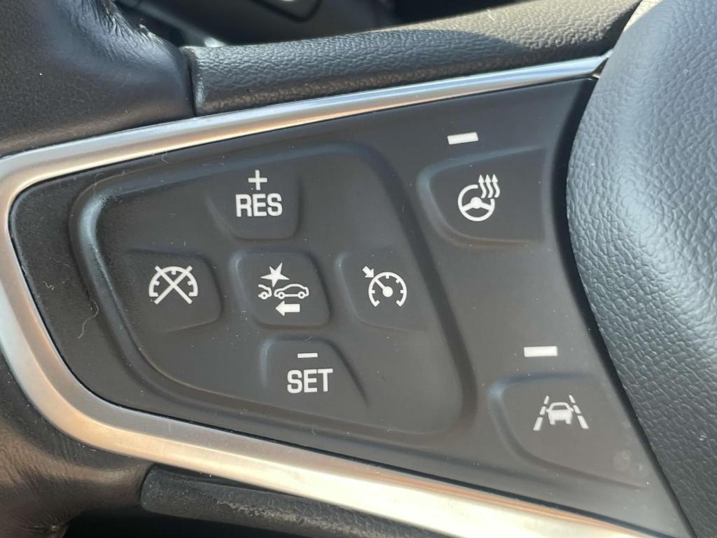 used 2022 Chevrolet Equinox car, priced at $23,995