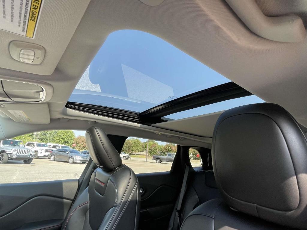 used 2022 Jeep Cherokee car, priced at $26,969