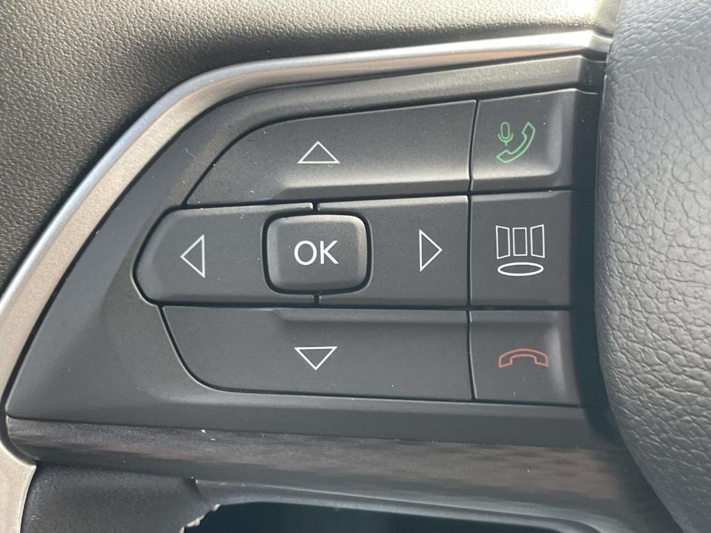 used 2024 Jeep Grand Cherokee car, priced at $28,350