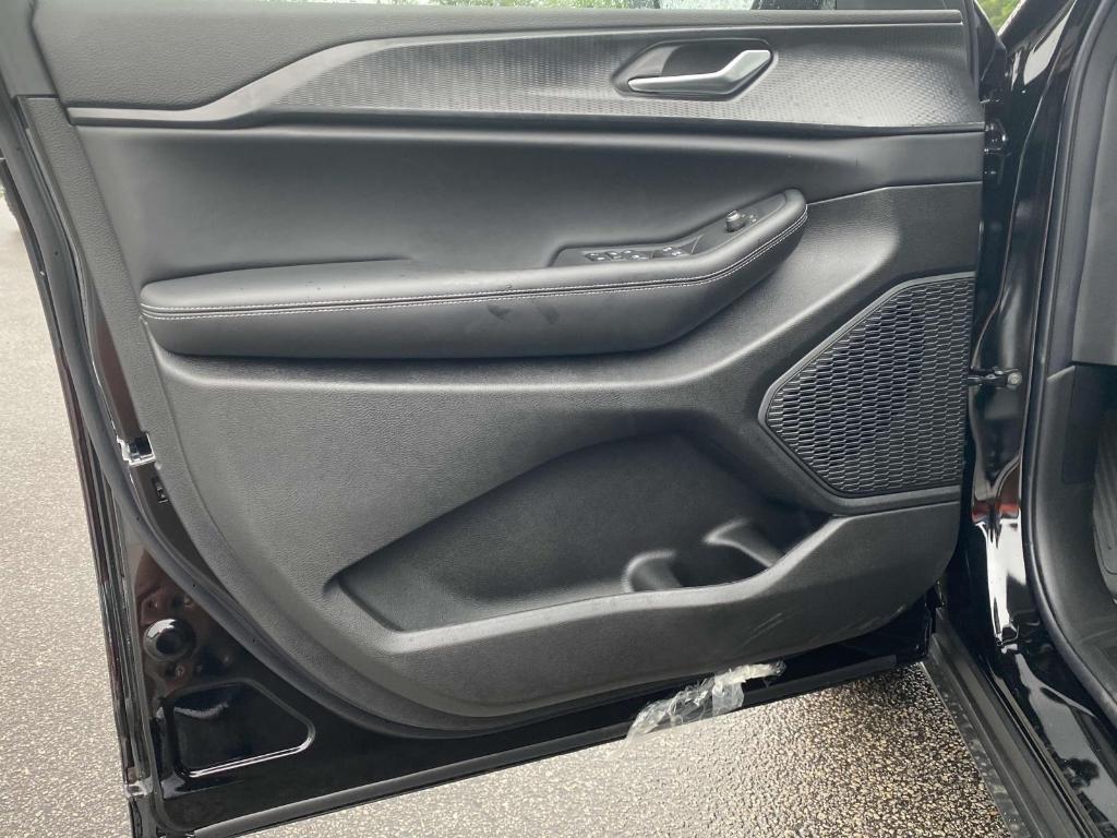 new 2025 Jeep Grand Cherokee L car, priced at $41,623