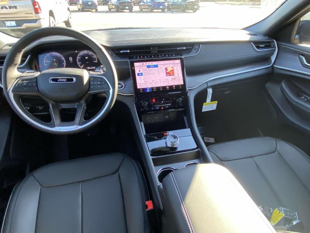 new 2025 Jeep Grand Cherokee car, priced at $45,728