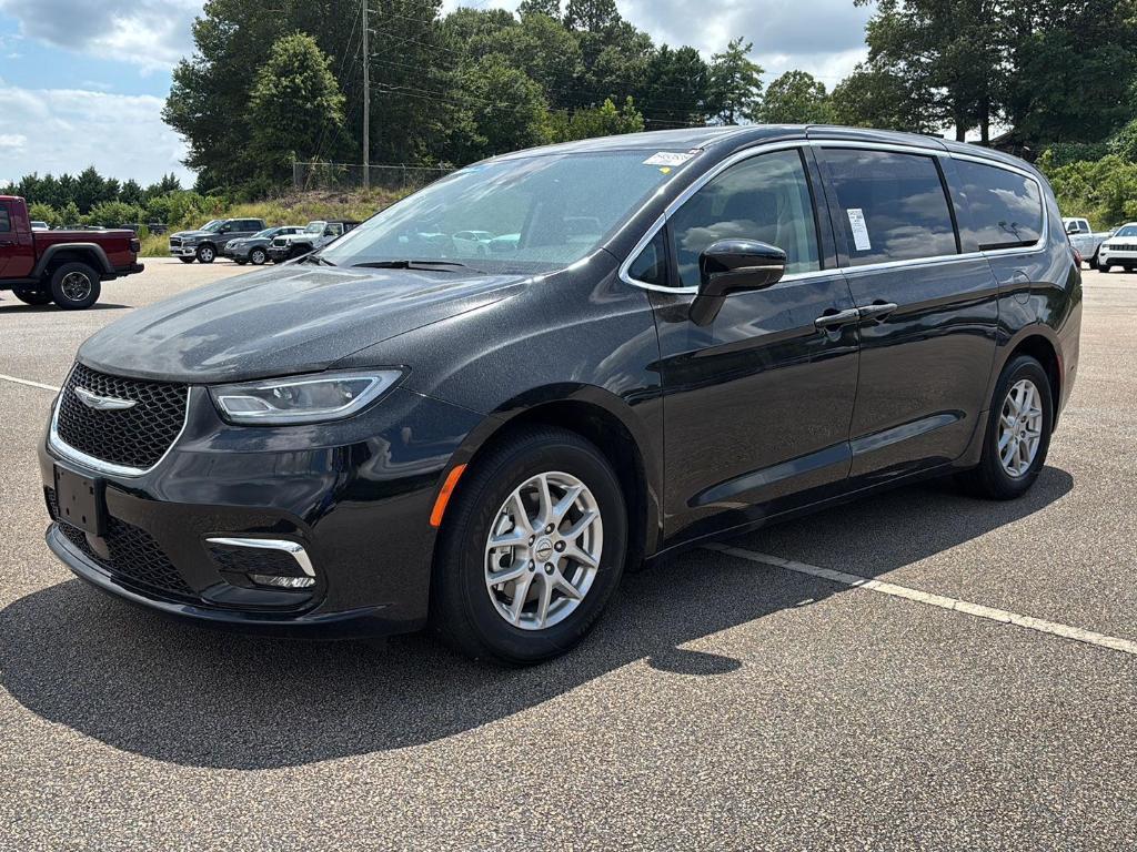 used 2024 Chrysler Pacifica car, priced at $32,995