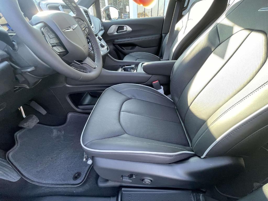 new 2026 Chrysler Pacifica car, priced at $49,918