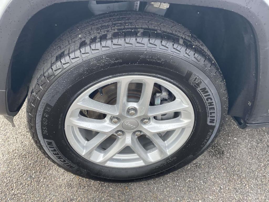 used 2024 Jeep Grand Cherokee car, priced at $28,795