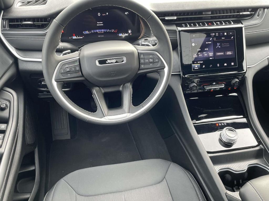 used 2024 Jeep Grand Cherokee car, priced at $28,795