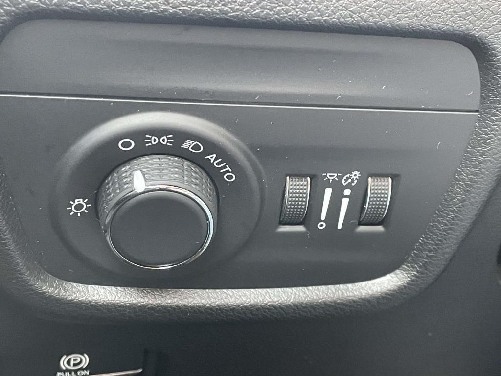 used 2024 Jeep Grand Cherokee car, priced at $28,795