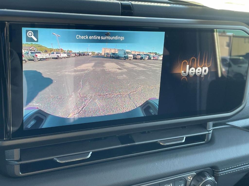 new 2025 Jeep Gladiator car, priced at $53,868