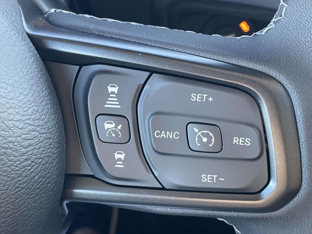 new 2025 Jeep Gladiator car, priced at $53,868