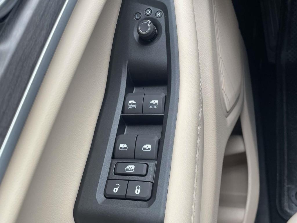 new 2025 Jeep Grand Cherokee car, priced at $45,628