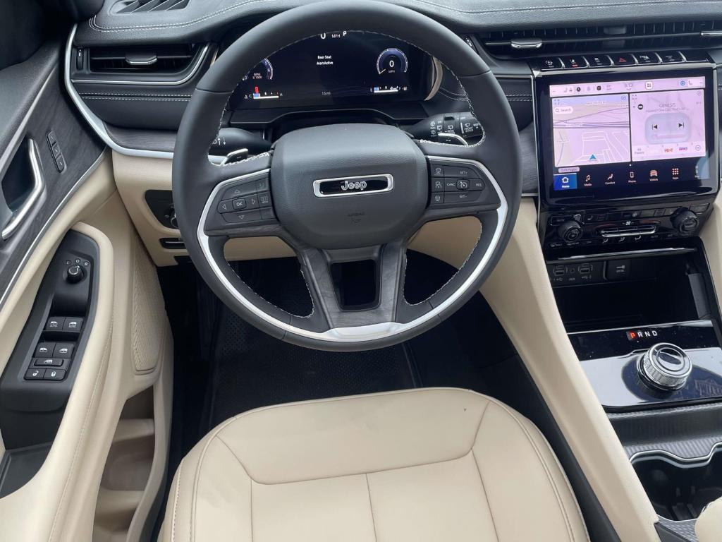 new 2025 Jeep Grand Cherokee car, priced at $45,628