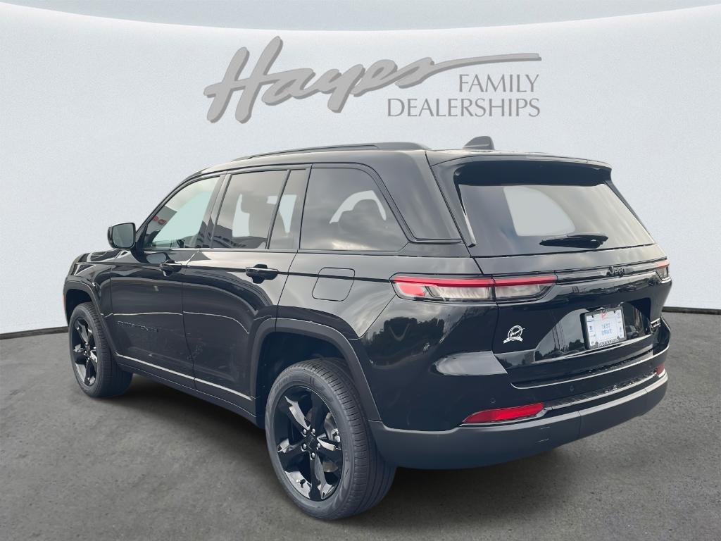 new 2025 Jeep Grand Cherokee car, priced at $45,628