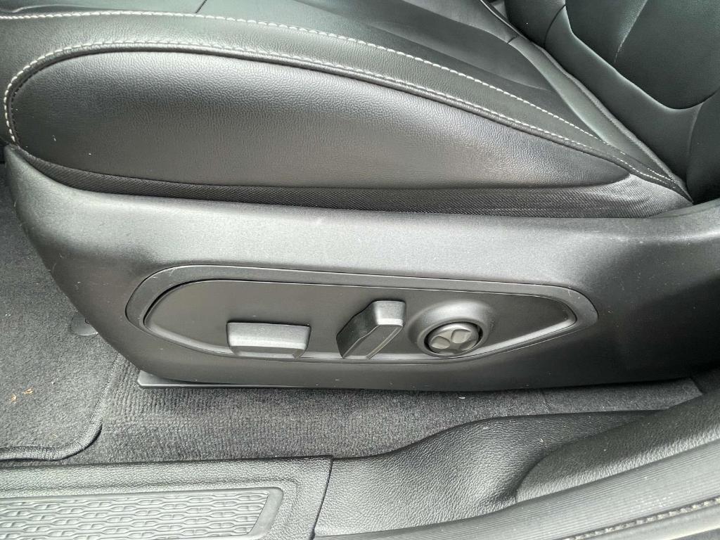 used 2022 Jeep Grand Cherokee car, priced at $34,480