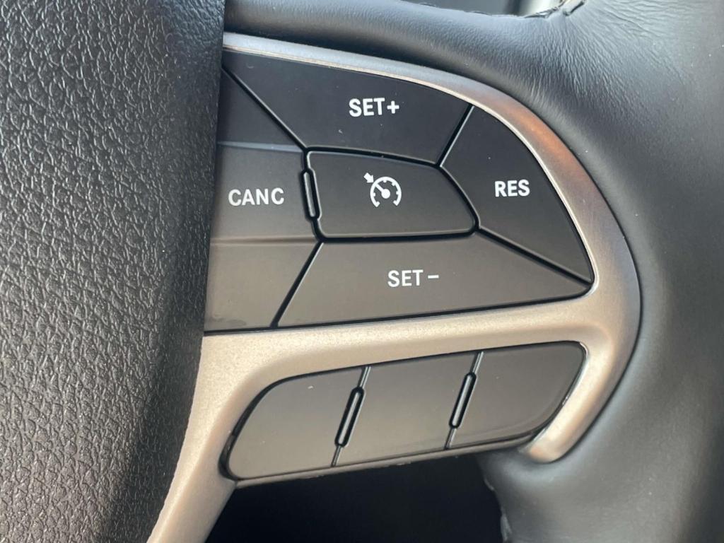 used 2018 Jeep Grand Cherokee car, priced at $18,182