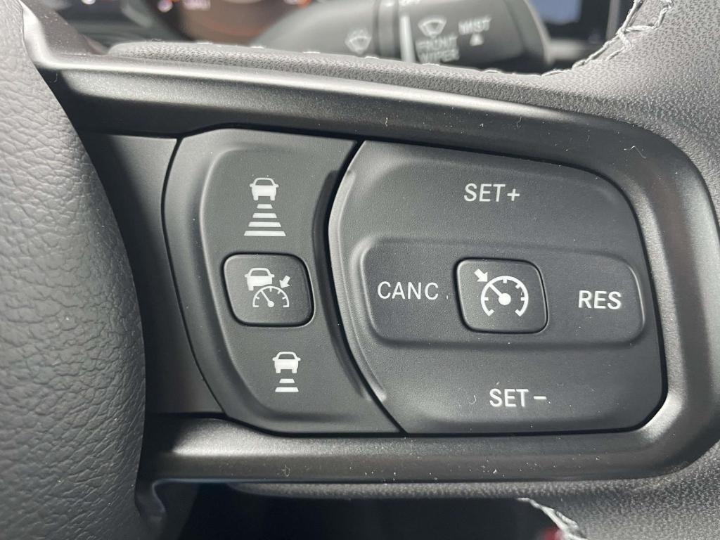 new 2025 Jeep Gladiator car, priced at $59,083