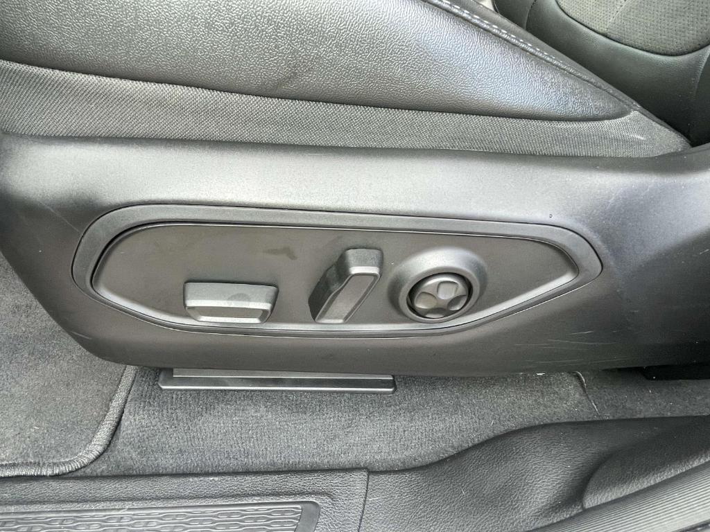 used 2024 Jeep Grand Cherokee car, priced at $37,772