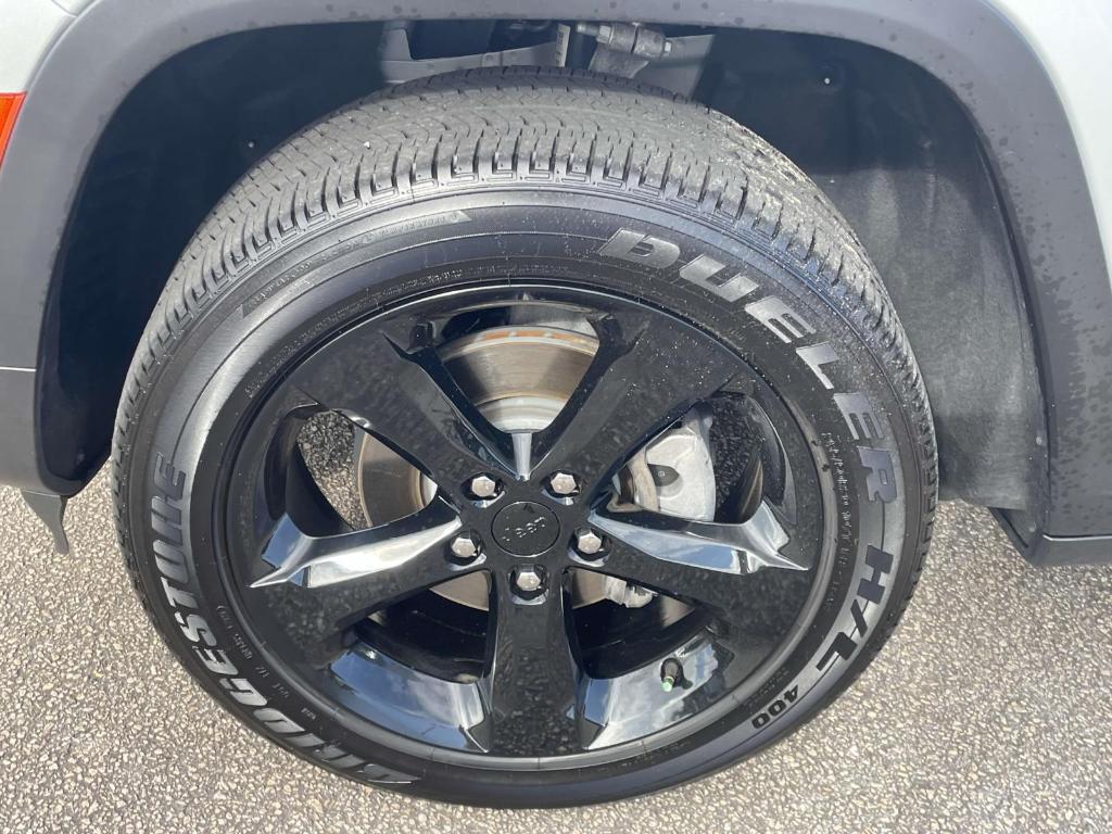 used 2024 Jeep Grand Cherokee car, priced at $37,772