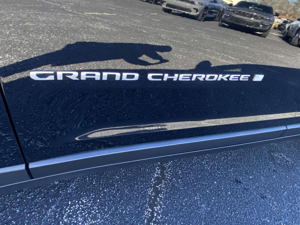 new 2025 Jeep Grand Cherokee car, priced at $35,568