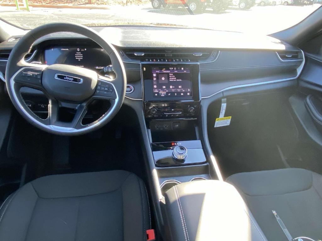 new 2025 Jeep Grand Cherokee car, priced at $35,568