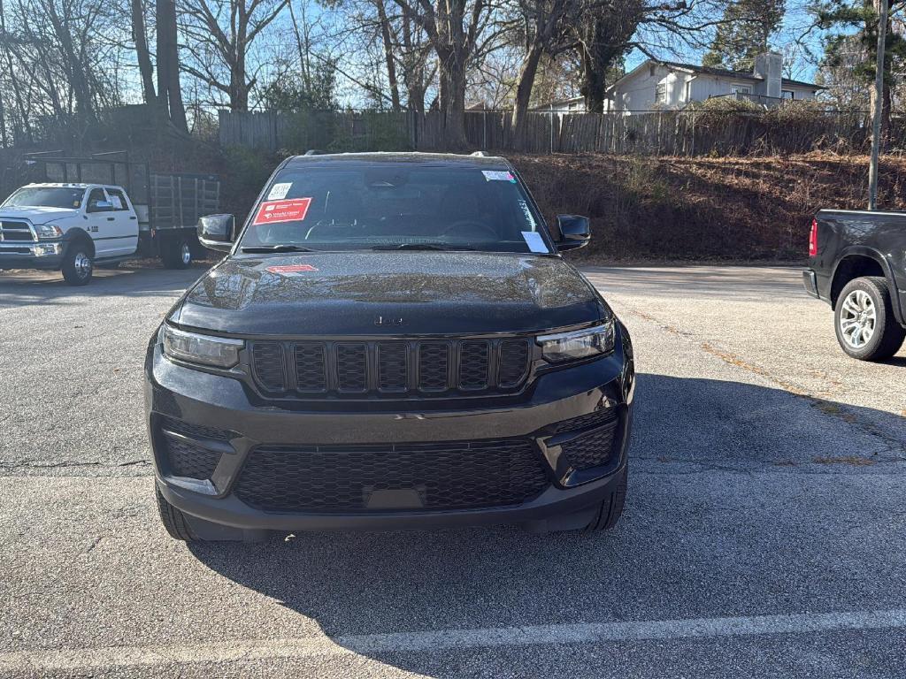 used 2024 Jeep Grand Cherokee car, priced at $34,899