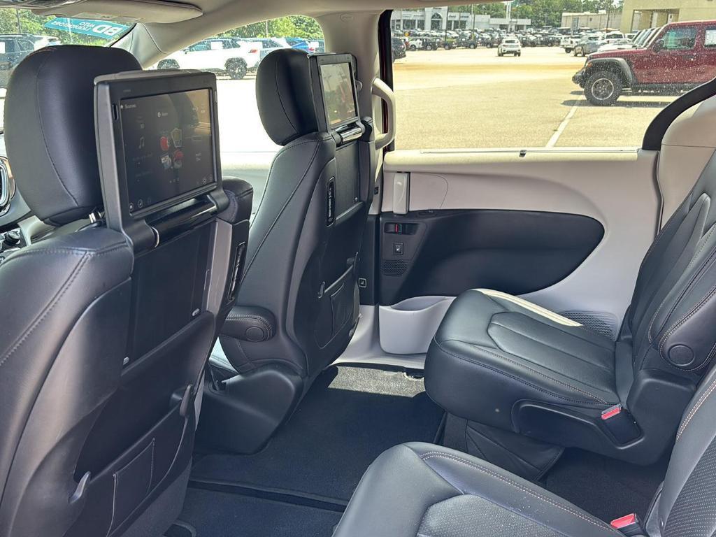 used 2018 Chrysler Pacifica car, priced at $23,995