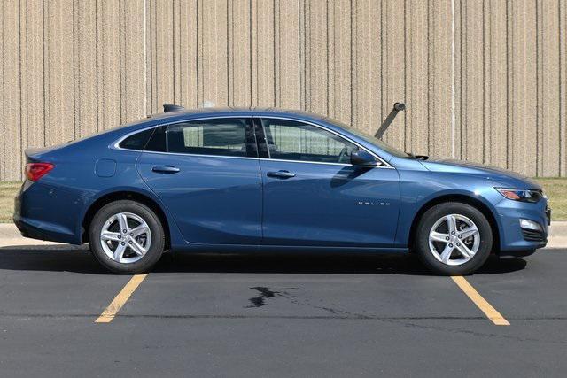 new 2025 Chevrolet Malibu car, priced at $27,595