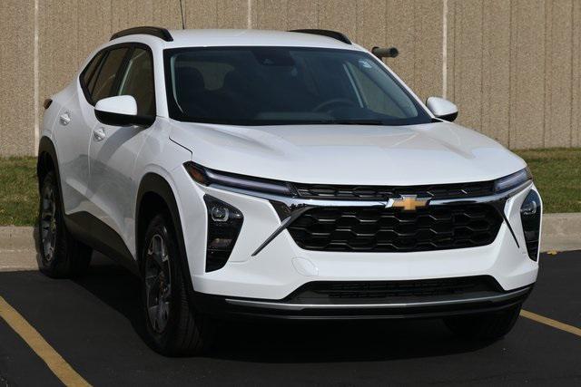 new 2025 Chevrolet Trax car, priced at $24,307