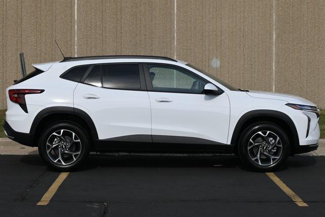 new 2025 Chevrolet Trax car, priced at $24,307