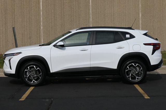 new 2025 Chevrolet Trax car, priced at $24,307