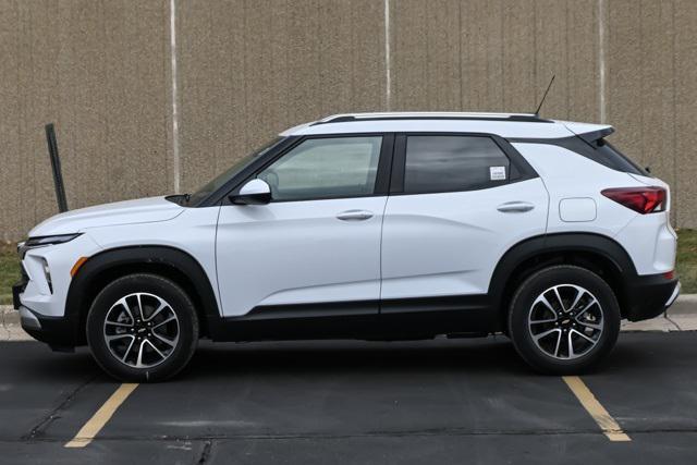 new 2025 Chevrolet TrailBlazer car, priced at $27,907