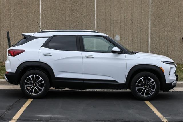 new 2025 Chevrolet TrailBlazer car, priced at $27,907