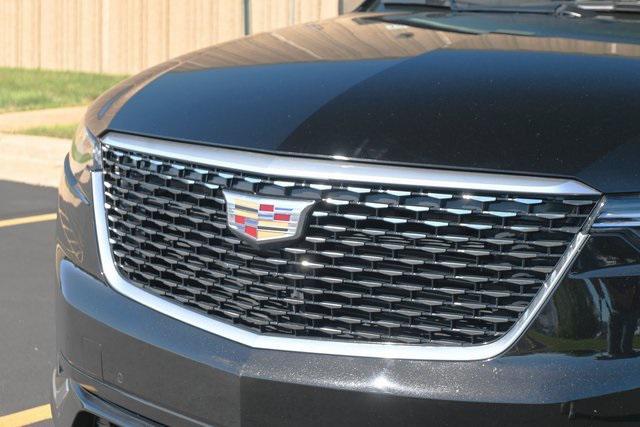 used 2022 Cadillac XT6 car, priced at $34,976