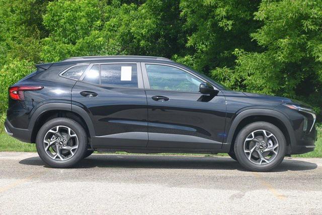 new 2025 Chevrolet Trax car, priced at $25,302