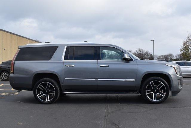 used 2020 Cadillac Escalade ESV car, priced at $41,252