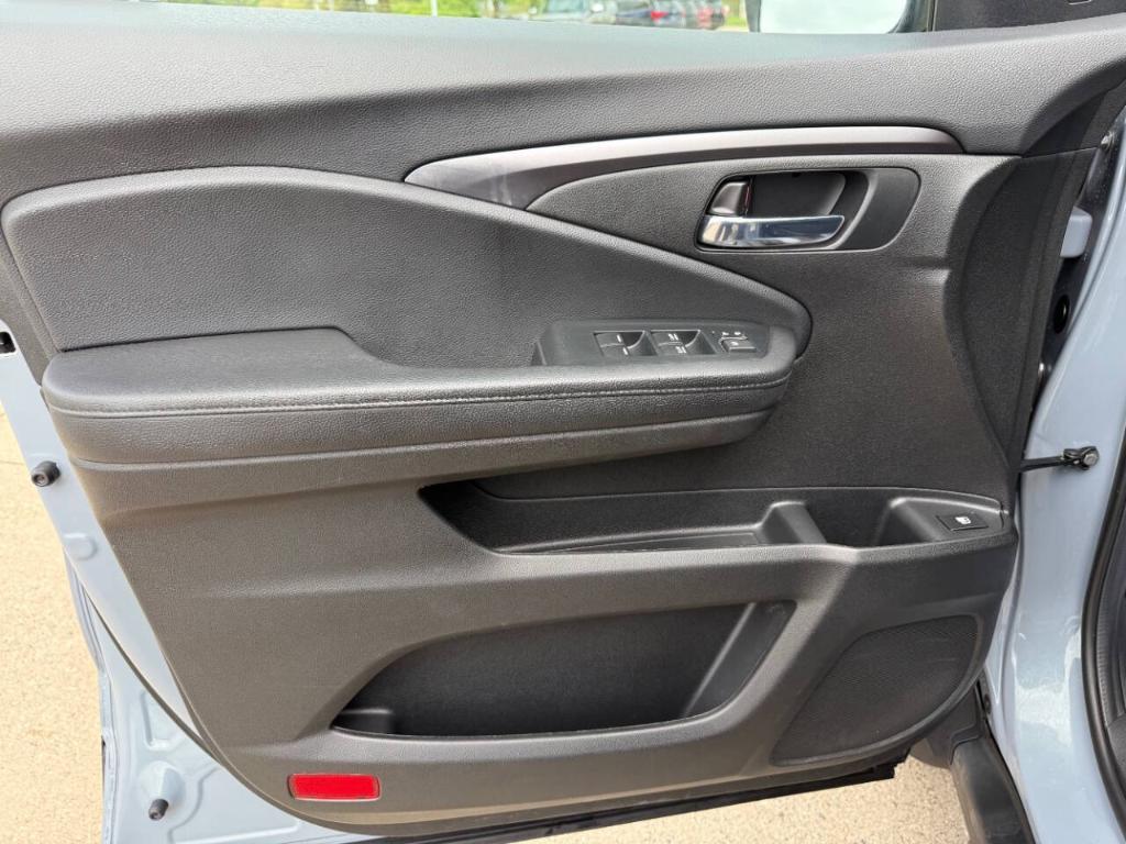used 2022 Honda Pilot car, priced at $28,997