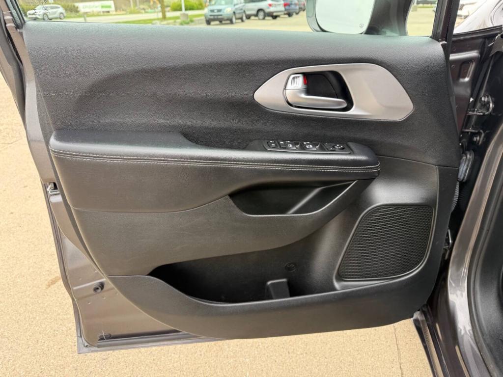 used 2018 Chrysler Pacifica car, priced at $15,997