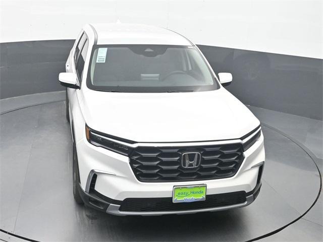 new 2025 Honda Pilot car, priced at $43,955