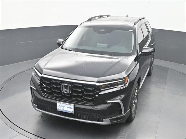 new 2025 Honda Pilot car, priced at $47,930