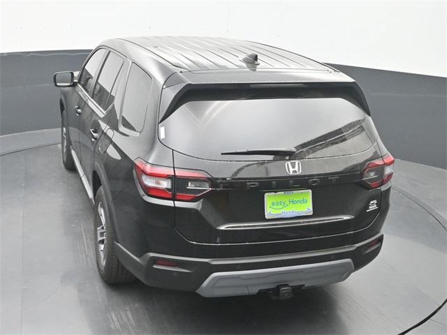 new 2025 Honda Pilot car, priced at $45,600