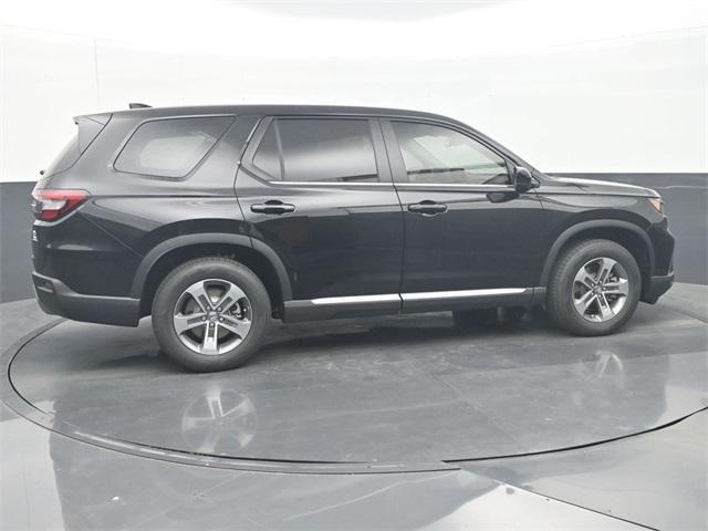 new 2025 Honda Pilot car, priced at $45,600