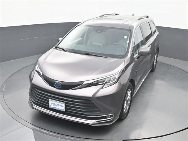 used 2022 Toyota Sienna car, priced at $35,797