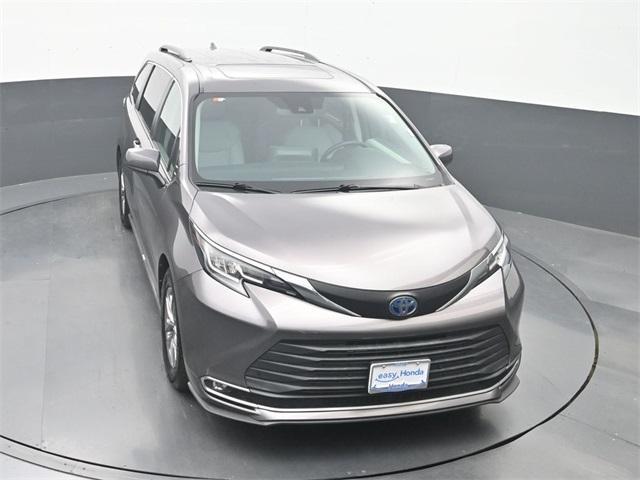 used 2022 Toyota Sienna car, priced at $35,797