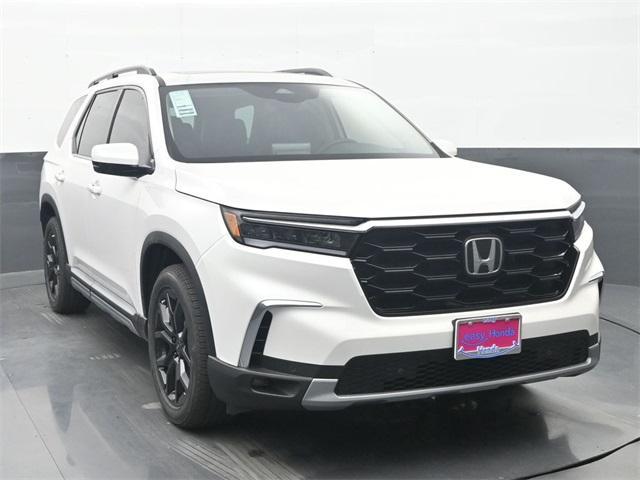 new 2025 Honda Pilot car, priced at $52,255