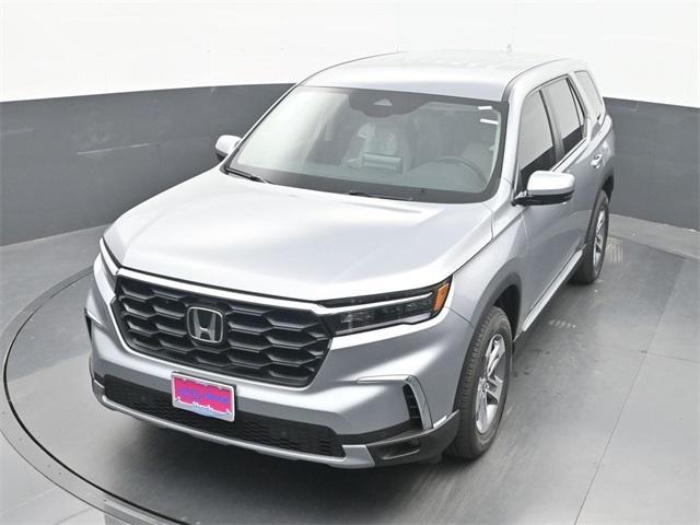 new 2025 Honda Pilot car, priced at $44,230