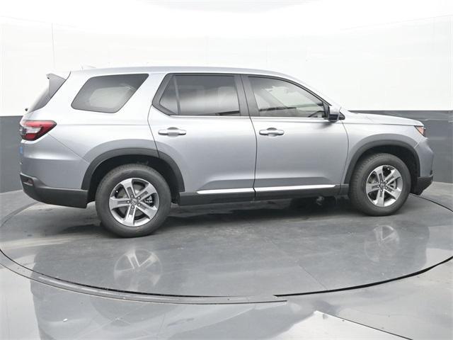 new 2025 Honda Pilot car, priced at $44,230