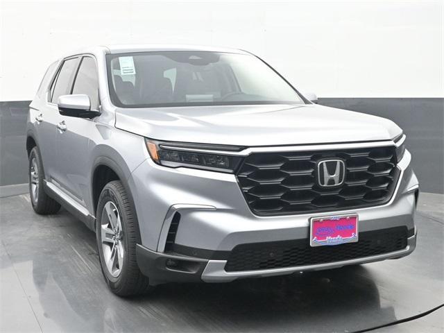 new 2025 Honda Pilot car, priced at $44,230