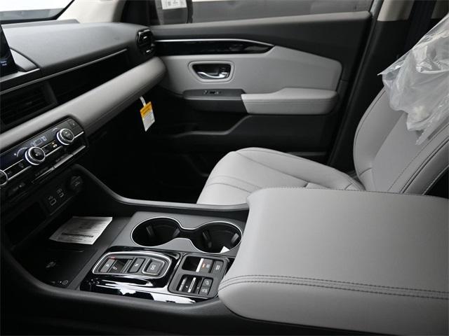 new 2025 Honda Pilot car, priced at $44,230
