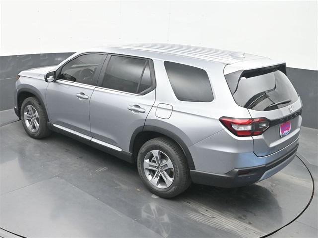 new 2025 Honda Pilot car, priced at $44,230